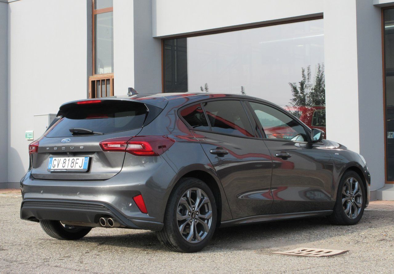 Ford Focus 5 Porte Focus 1.5 ecoblue ST-Line 115 imagem 3