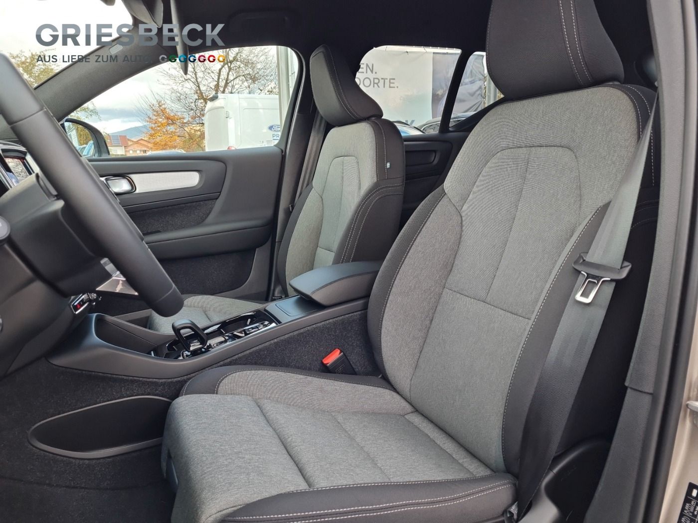 Volvo XC40 Plus Dark FLA SpurH el.Heck KeyLess LMF foto 11