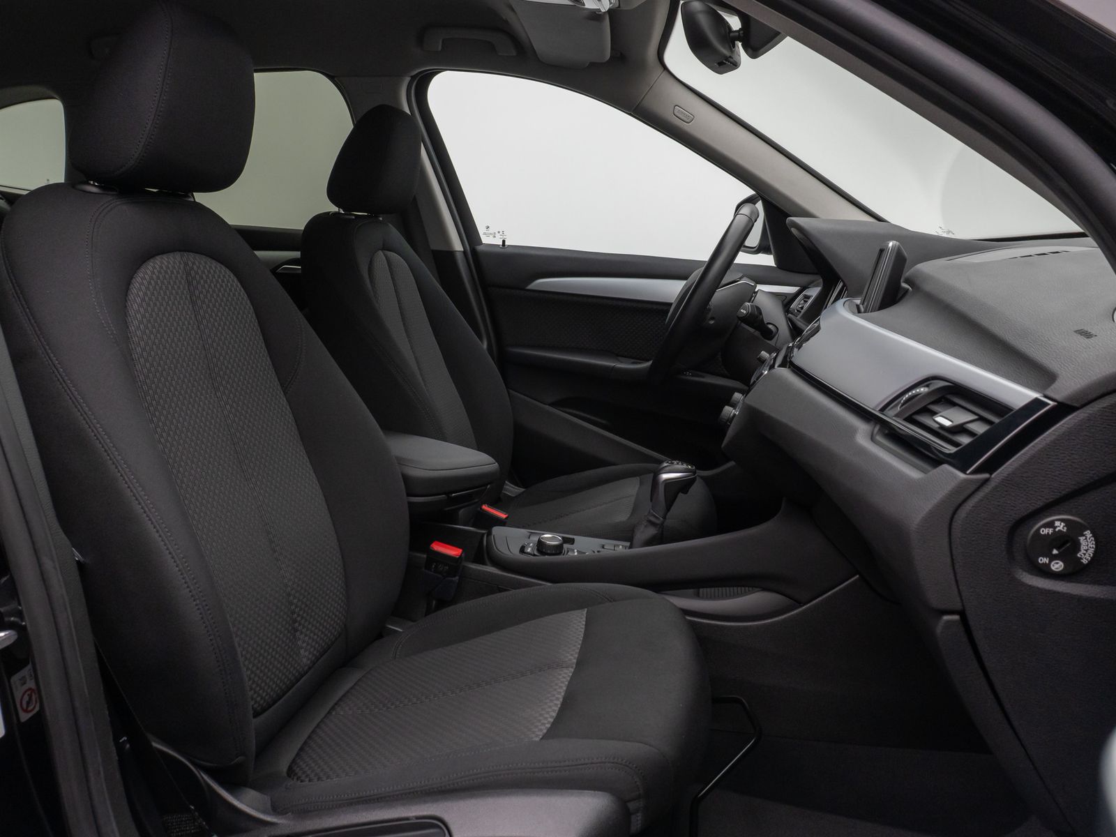 Fahrzeugabbildung BMW X1 xD25e DAB PDC LED Sithzg Geschwindigkeitsreg