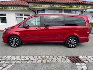 Mercedes V 220 - 2