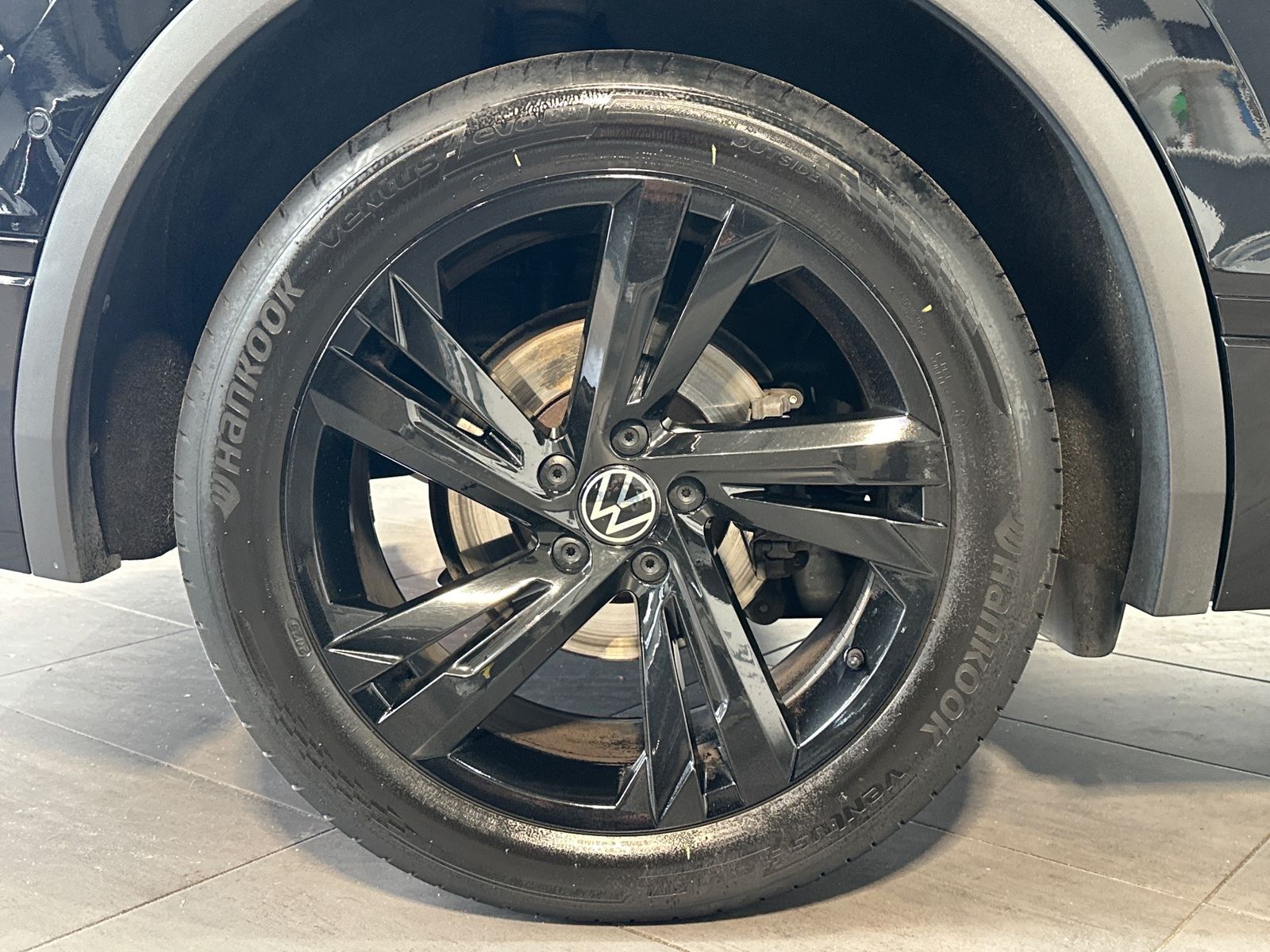 Volkswagen Tiguan 2.0 TDI DSG R-Line NAV+LED+ACC+KAM imagem 3
