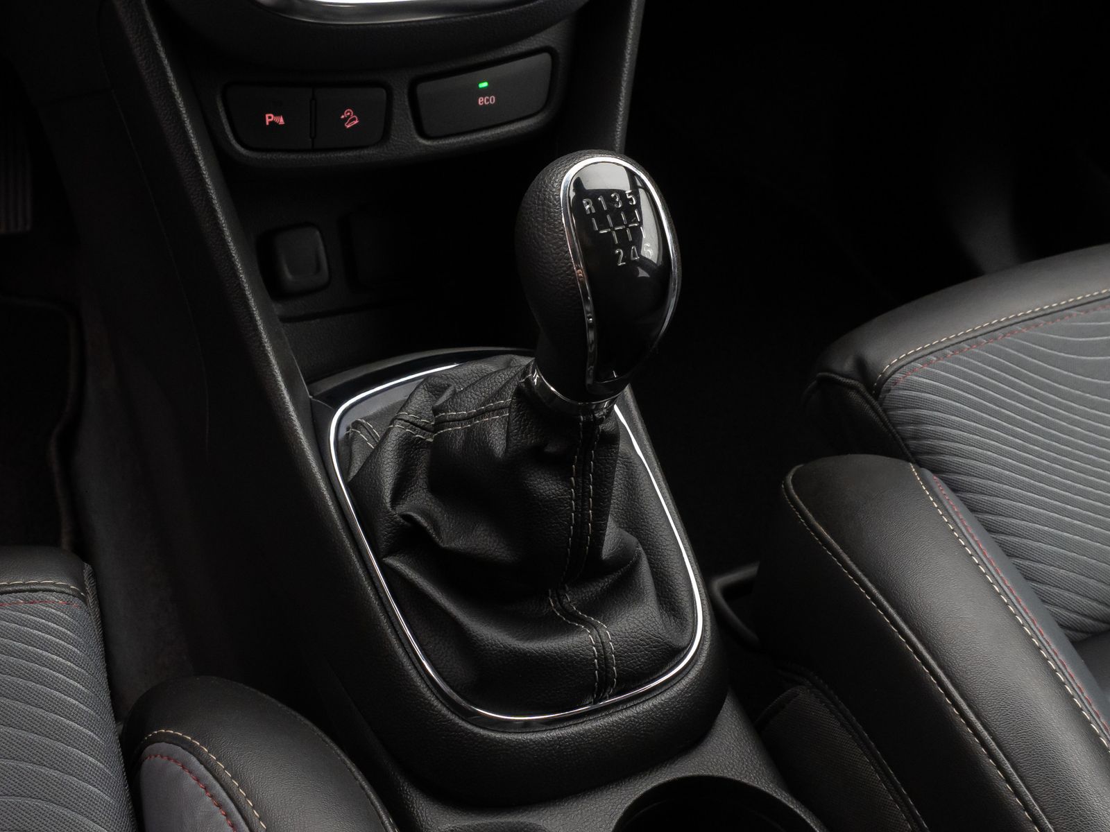 Fahrzeugabbildung Opel Mokka Innovation ecoFlex 4x4 Kamera Navi Bi-Xeno