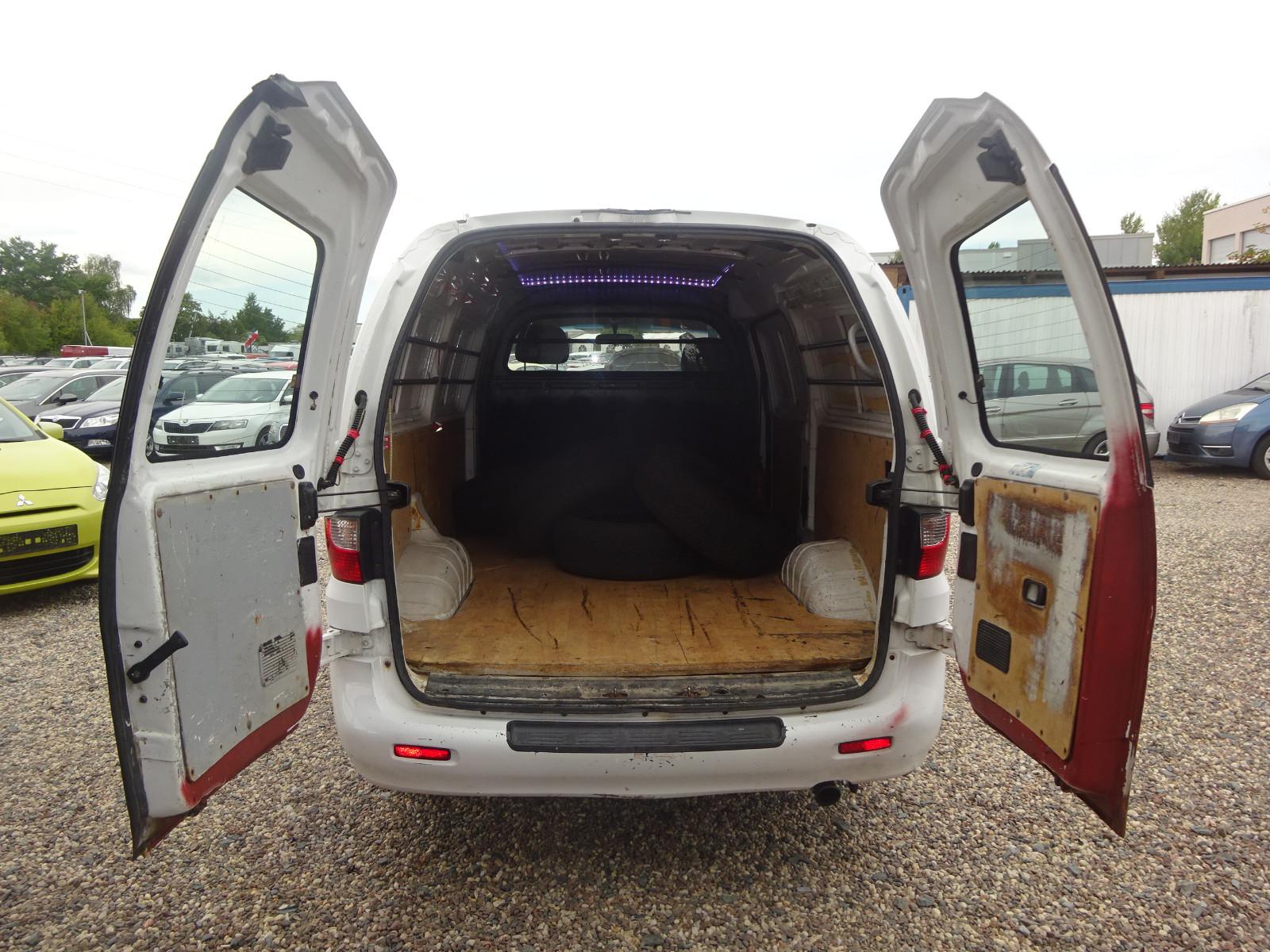 Hyundai H-1 2.5 CRDI Kasten