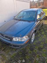 Volvo Ein gut erhaltenes Volvo S40 steht zum Ver... - Volvo S40: Automatik
