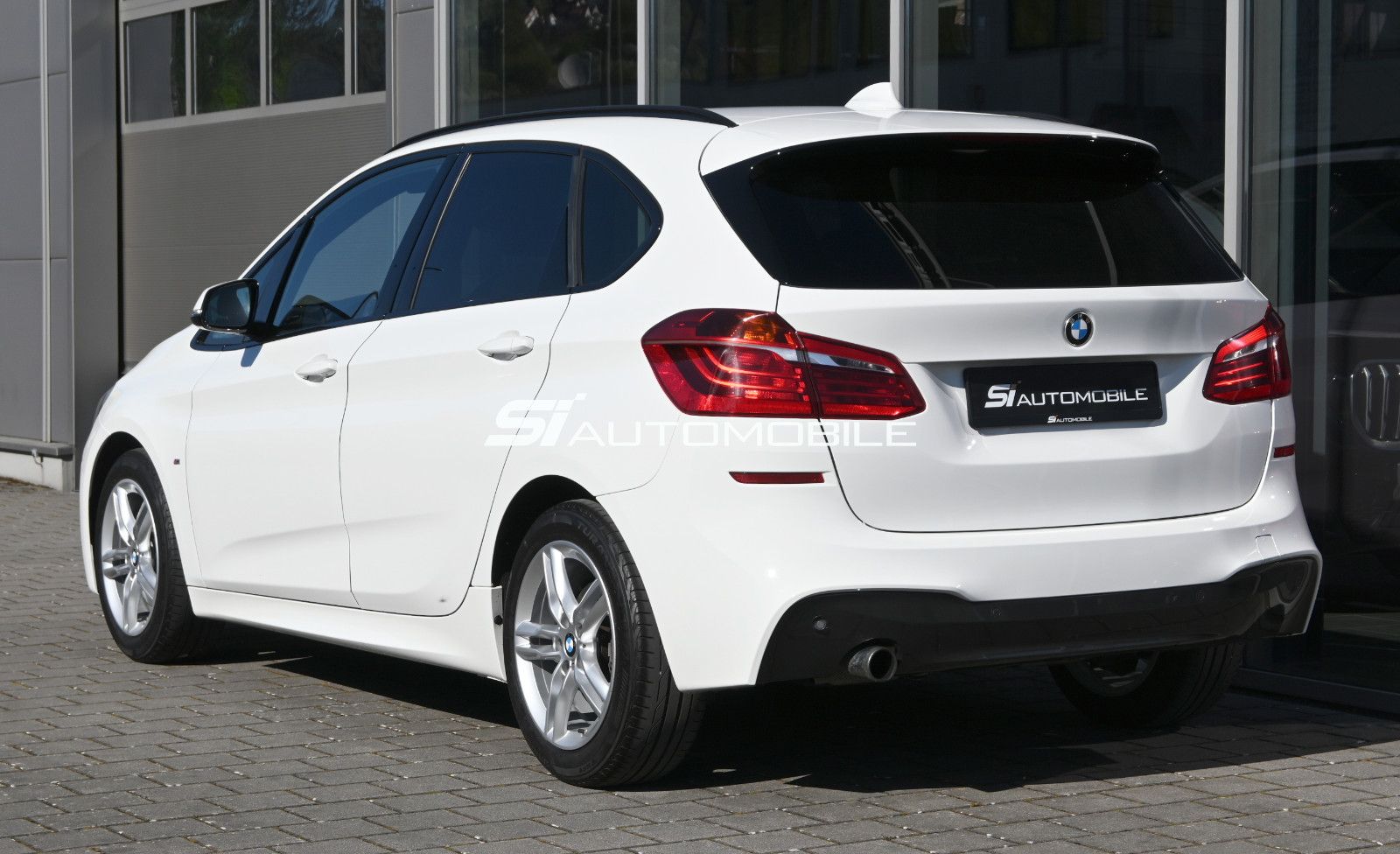 Fahrzeugabbildung BMW 218i Active Tourer M Sport °AHK°PDC°SITZHEIZ°