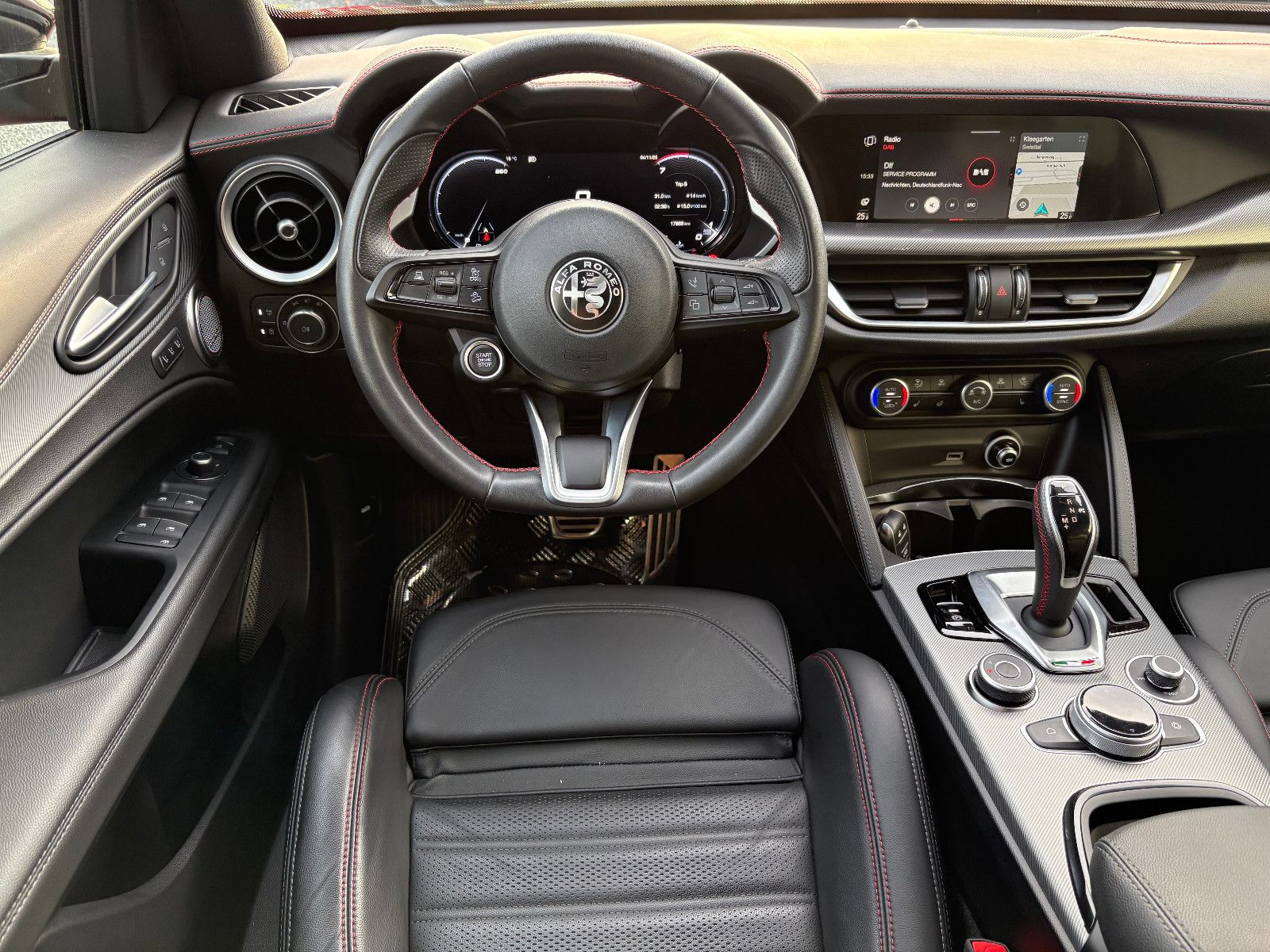 Fahrzeugabbildung Alfa Romeo Stelvio Competizione Q4/HARMAN/KARDON/KAMEERA