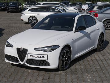 Alfa Romeo Giulia Veloce Q4 PANORAMA, ASSISTENZ & PREMIUM