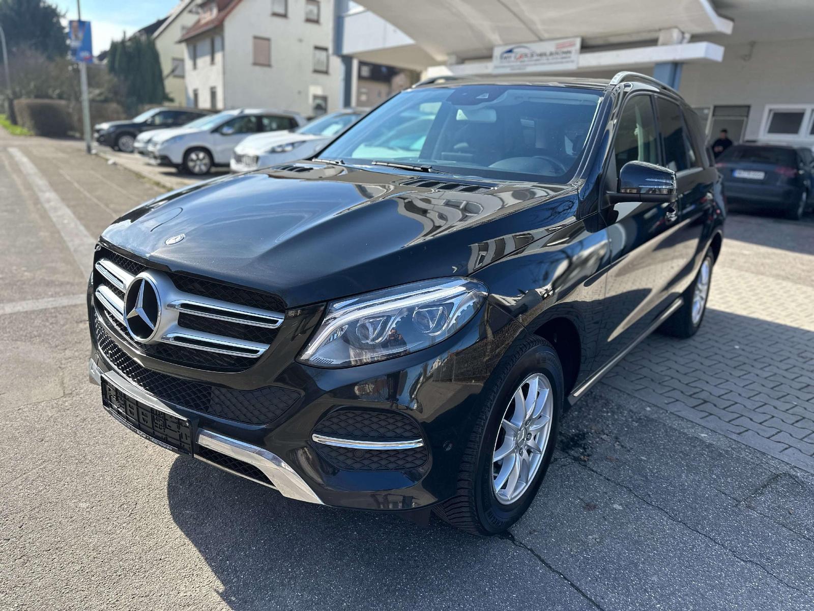 Mercedes-Benz GLE 350 GLE 350 d Automatik 4Matic LED Leder Nav