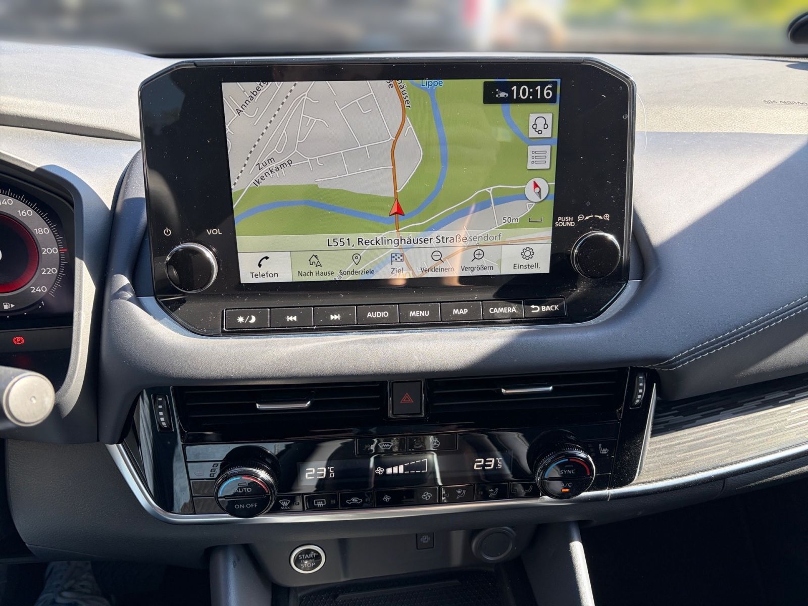 Fahrzeugabbildung Nissan Qashqai 1.3 DIG-T Tekna*Navi*AHK*360°Kamera*SHZ*