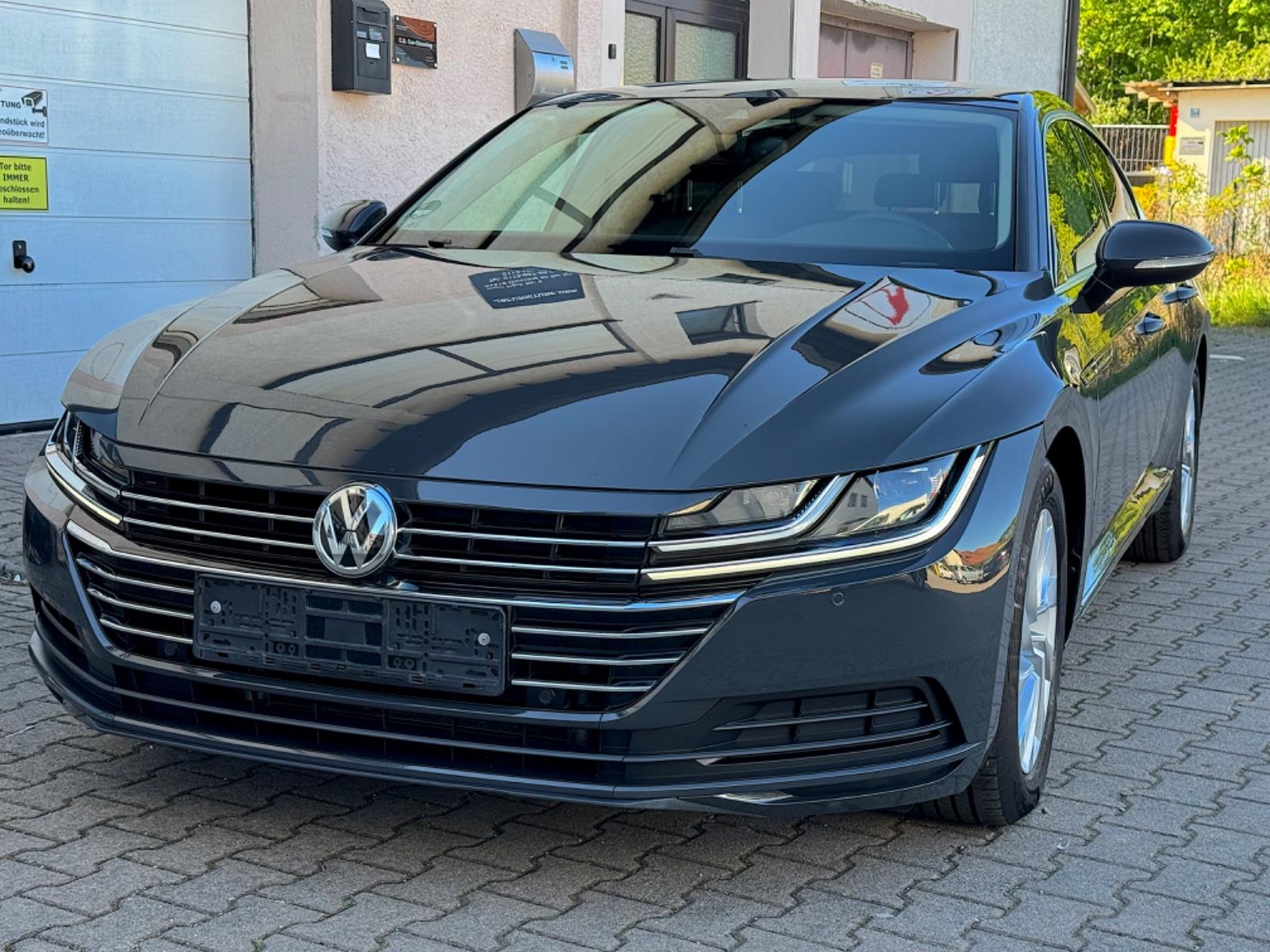 Volkswagen Arteon 2.0TDI CARPLAY LED EURO 6 KAMERA 4 X SHZ
