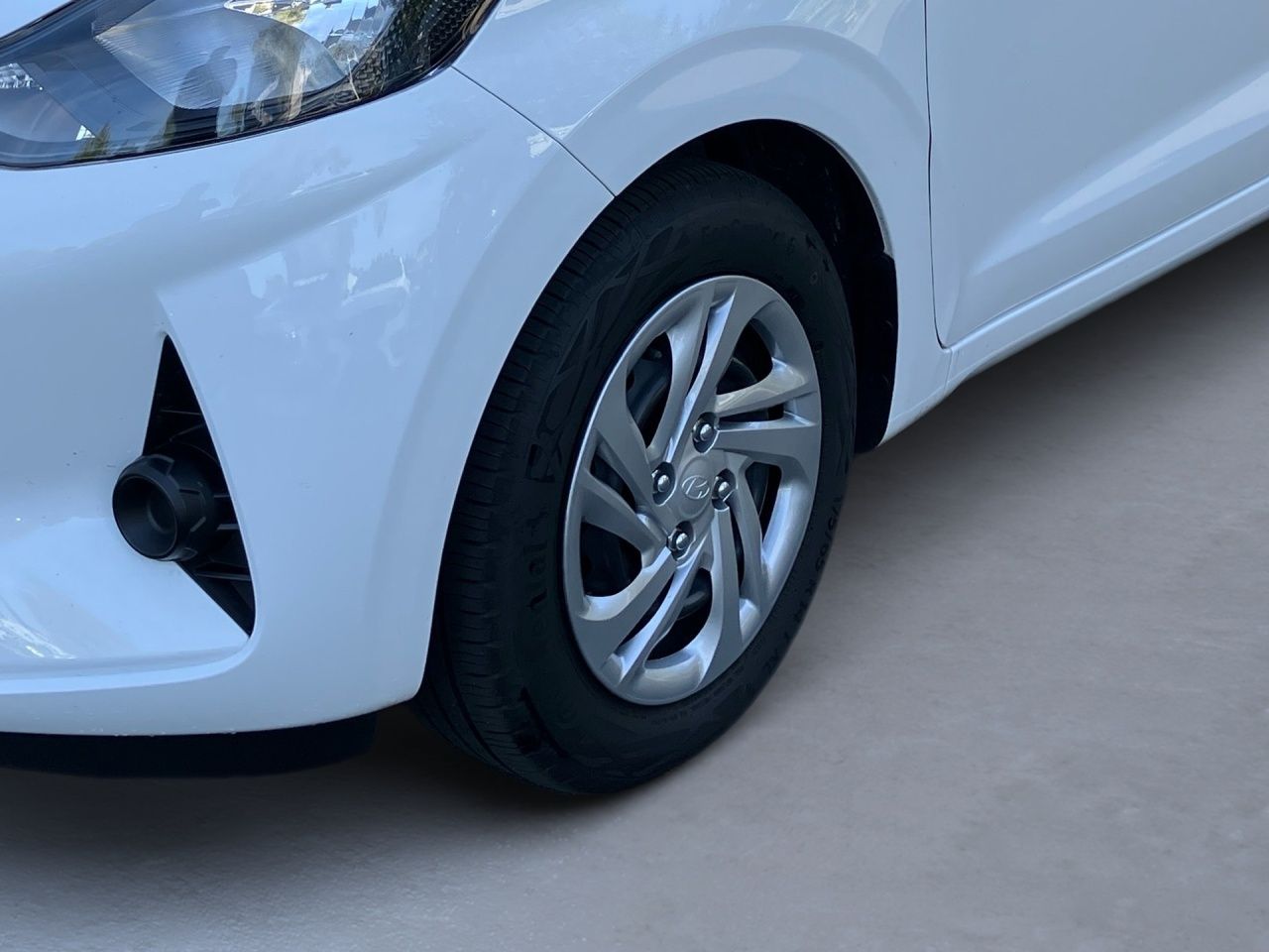 Fahrzeugabbildung Hyundai i10 SELECT Fernlichtass. Kam. Navi PDC SpurH