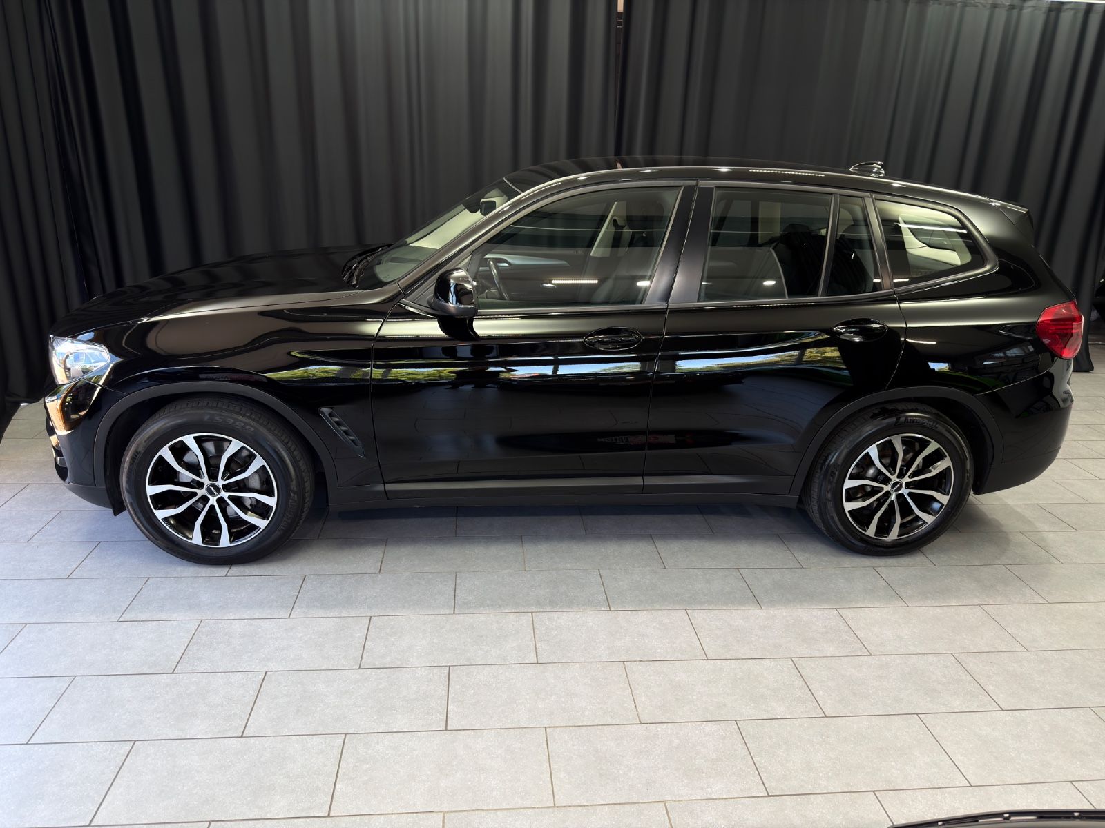 Fahrzeugabbildung BMW X3 xDrive 30d Advantage|HIFI|NAVI|AHK|