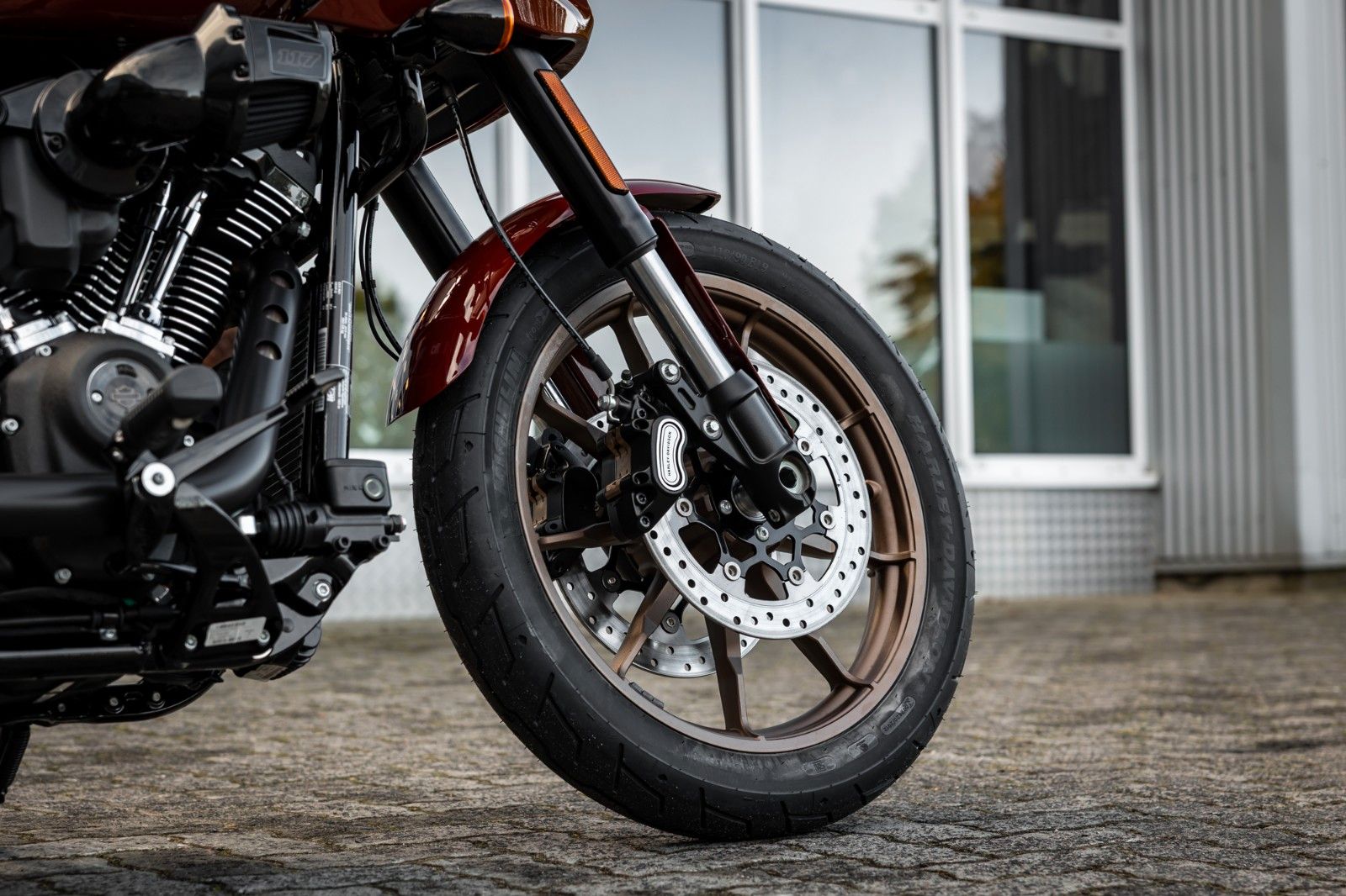 Fahrzeugabbildung Harley-Davidson FXLRST LOW RIDER ST 117 -SOFORT VERFÜGBAR