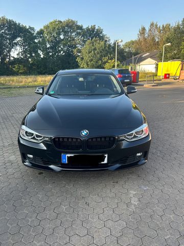 BMW 320i Schwarz