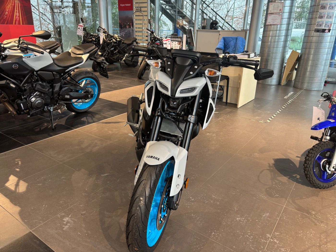 Fahrzeugabbildung Yamaha MT 125 Modell 2025 kurzer Kennzeichenhalter Lenk