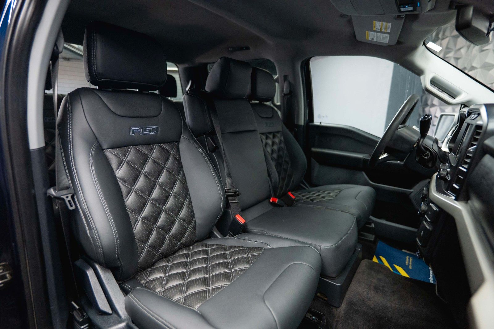 Fahrzeugabbildung Ford F150 5.0L V8 4x4 Offroad SuperCrew RAPTOR 19%