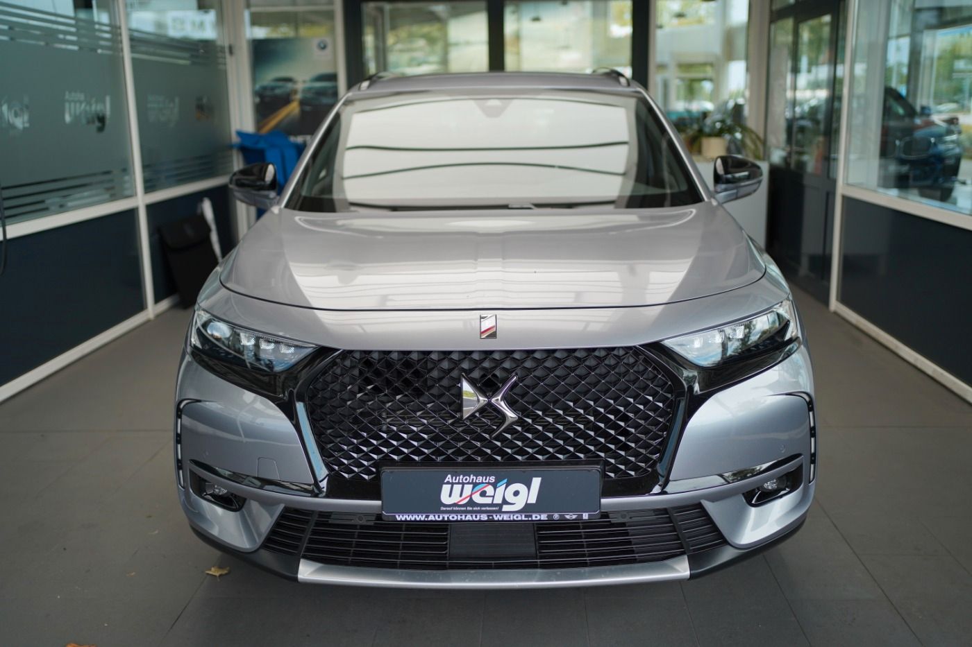 Fahrzeugabbildung DS Automobiles DS7 Crossback E-Tense 4x4 300 Ligne Noire