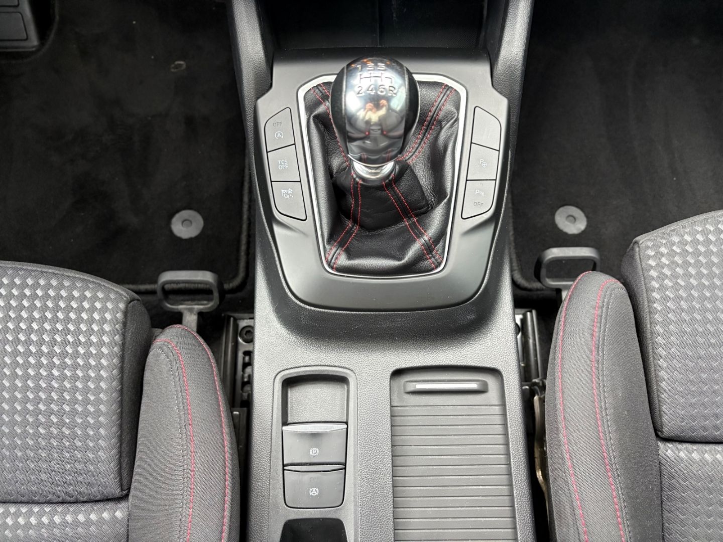 Fahrzeugabbildung Ford Focus Turnier ST-Line SpurhalteASS Kamera Navi