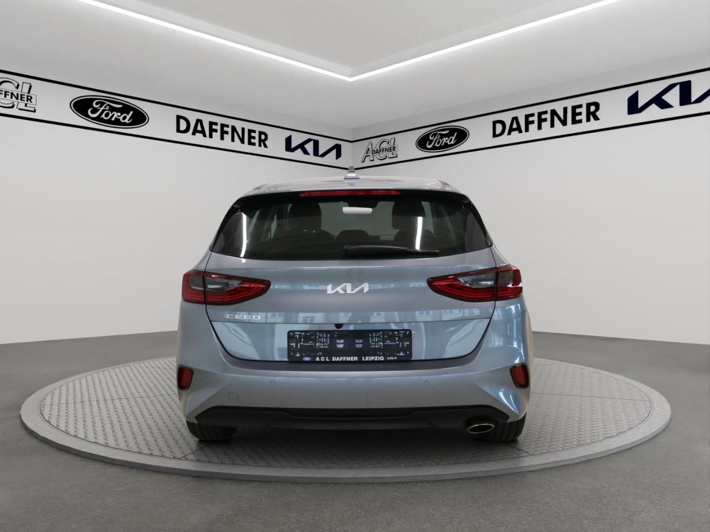 Fahrzeugabbildung Kia Ceed Spirit 1,5 Automatik Kamera Navi SHZ Tempom