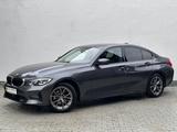BMW 320i Limousine Sport Line/KAMERA/LED/KEY-LES/ACC - BMW 320 Gebrauchtwagen in München
