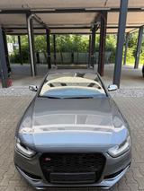 Audi S4 3.0 TFSI S tronic quattro - - Audi S4 mit Benzin-Antrieb: Limousine
