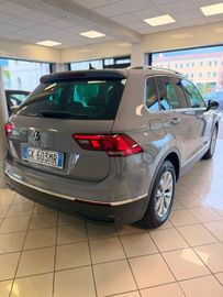 Volkswagen Tiguan - 4