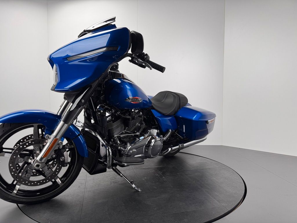 Fahrzeugabbildung Harley-Davidson STREET GLIDE *NEUWERTIG *5HD