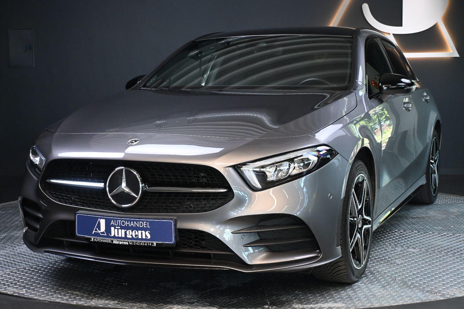 MERCEDES-BENZ A 250e Hybrid/EDITION/AMG/NIGHT/RFK/LED/AMBIENTE