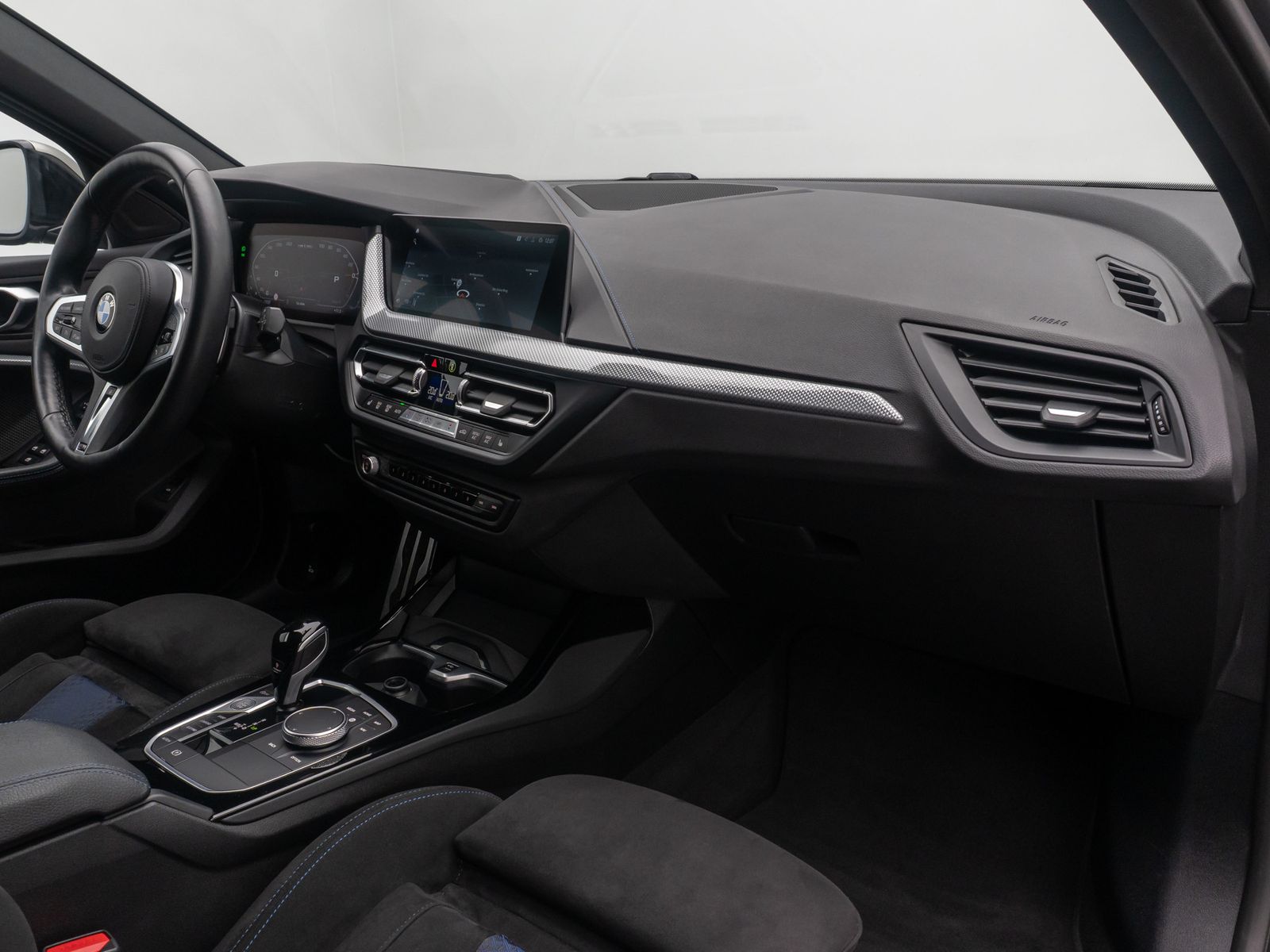 Fahrzeugabbildung BMW M135 xD HUD DAB Kamera HiFi Komfort 18Zoll