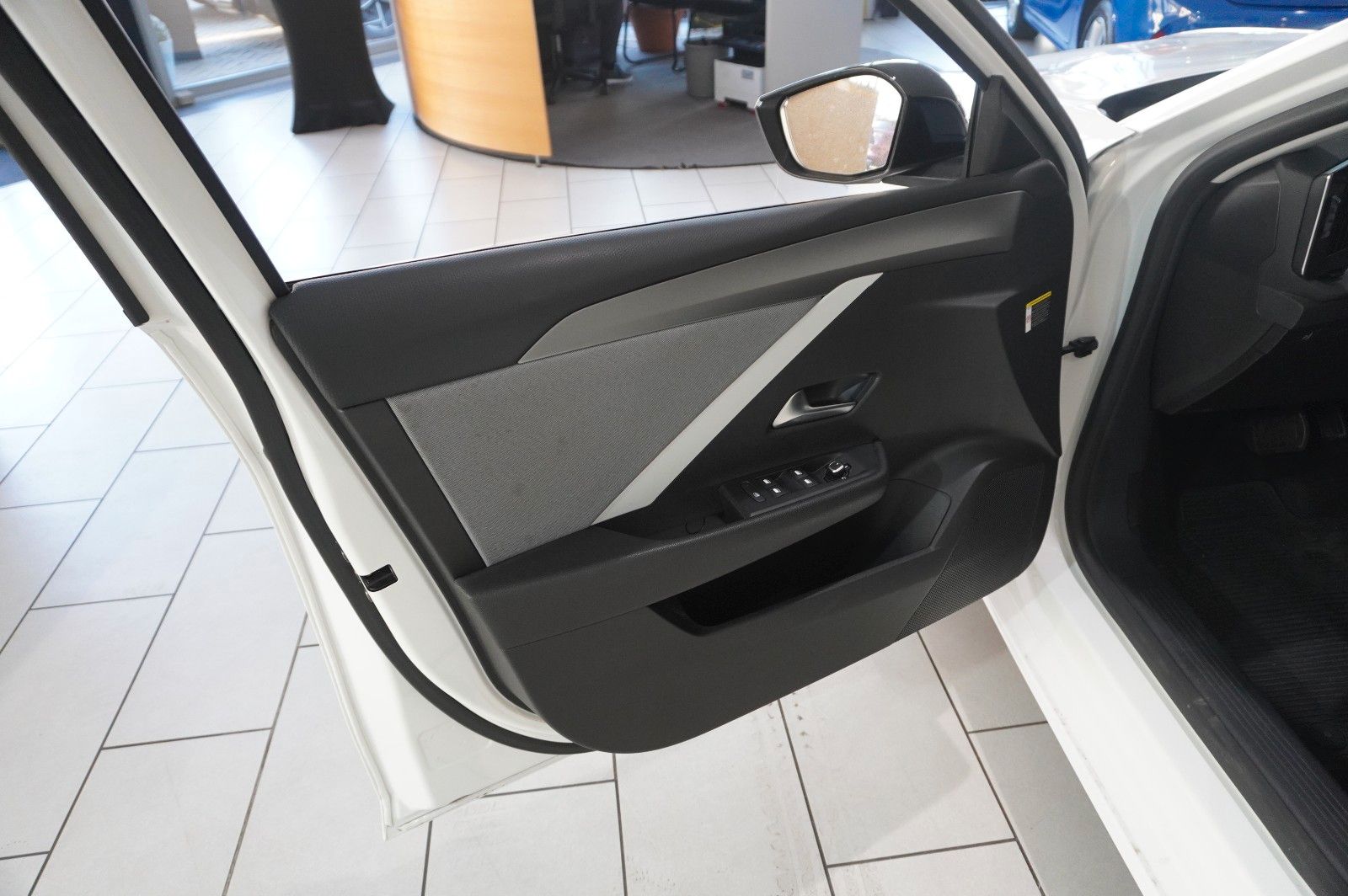 Fahrzeugabbildung Opel Astra L ST 1.5D BUSINESS NAVI/LED/KAMERA/SH/AHK