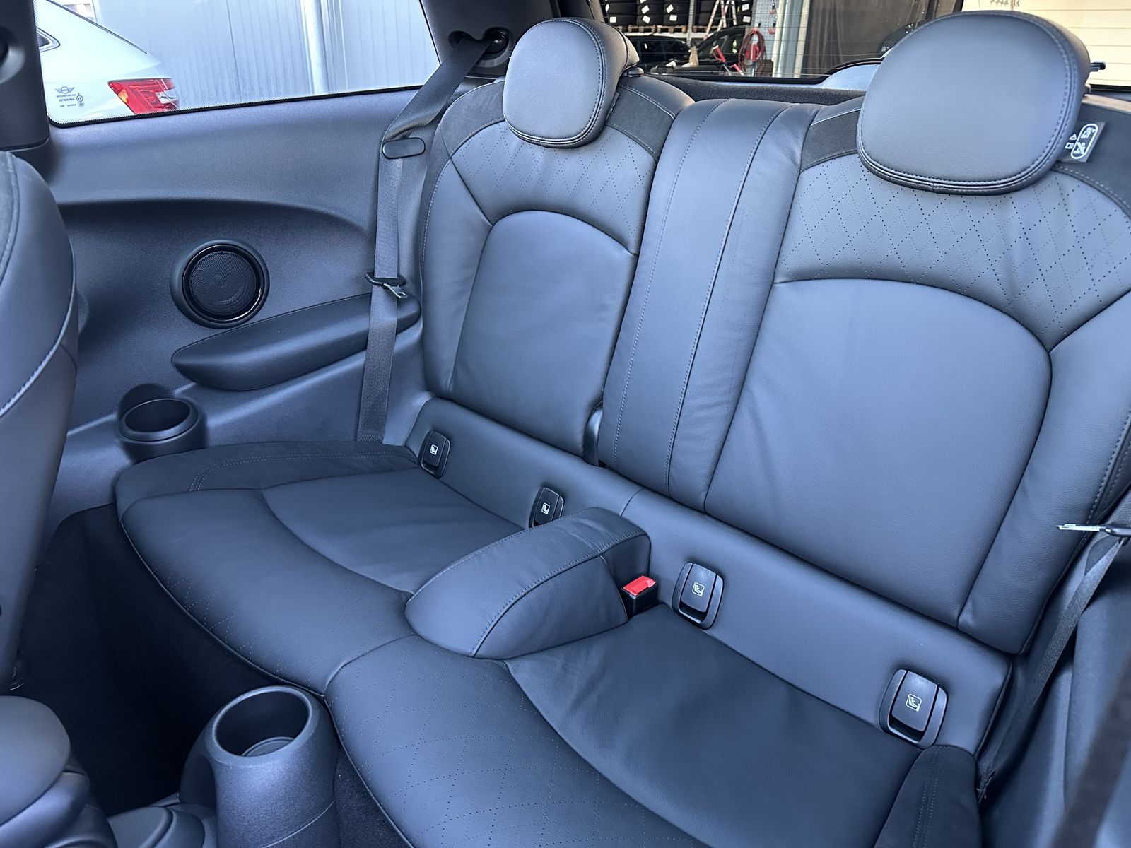 Fahrzeugabbildung MINI John Cooper Works Sport-Aut. NAV+LED+KAM+PANO+PP