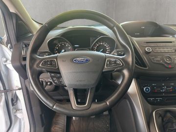 Ford Kuga - 10