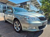 Skoda Octavia Lim. Family aus 2-Hand~Scheckh~8-fach-b - Skoda Octavia aus 2011: Allradantrieb