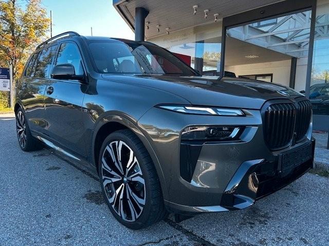 BMW X7 xDrive40d/Manhattan-White/23″/Standhzg./H&K..