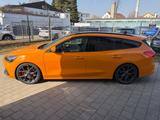Ford Focus 2,3 EcoBoost ST X Turnier ST X - Ford Focus: Orange
