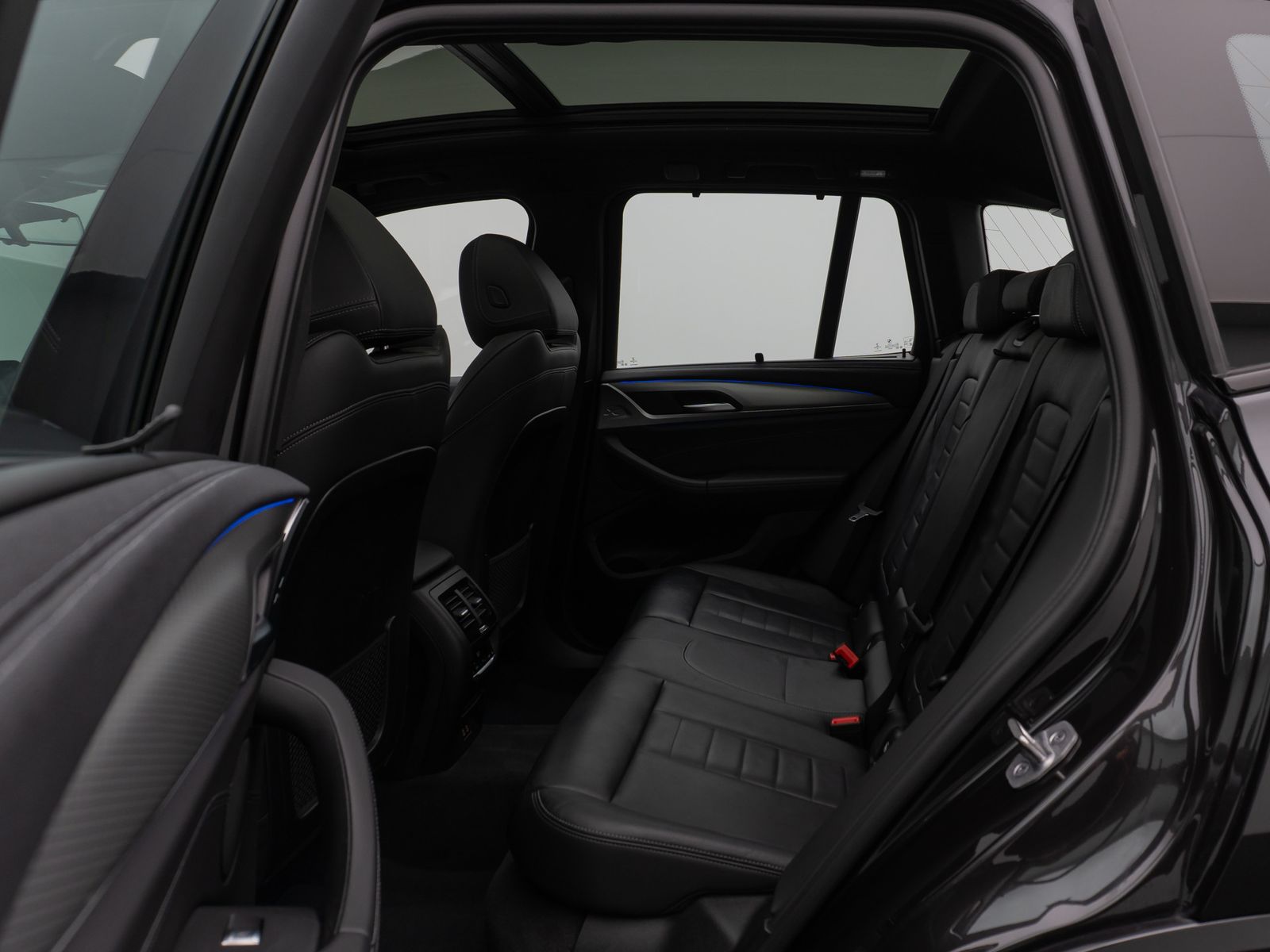 Fahrzeugabbildung BMW X3 M40i Panorama Kamera HUD DAB HiFi AHK Komfort