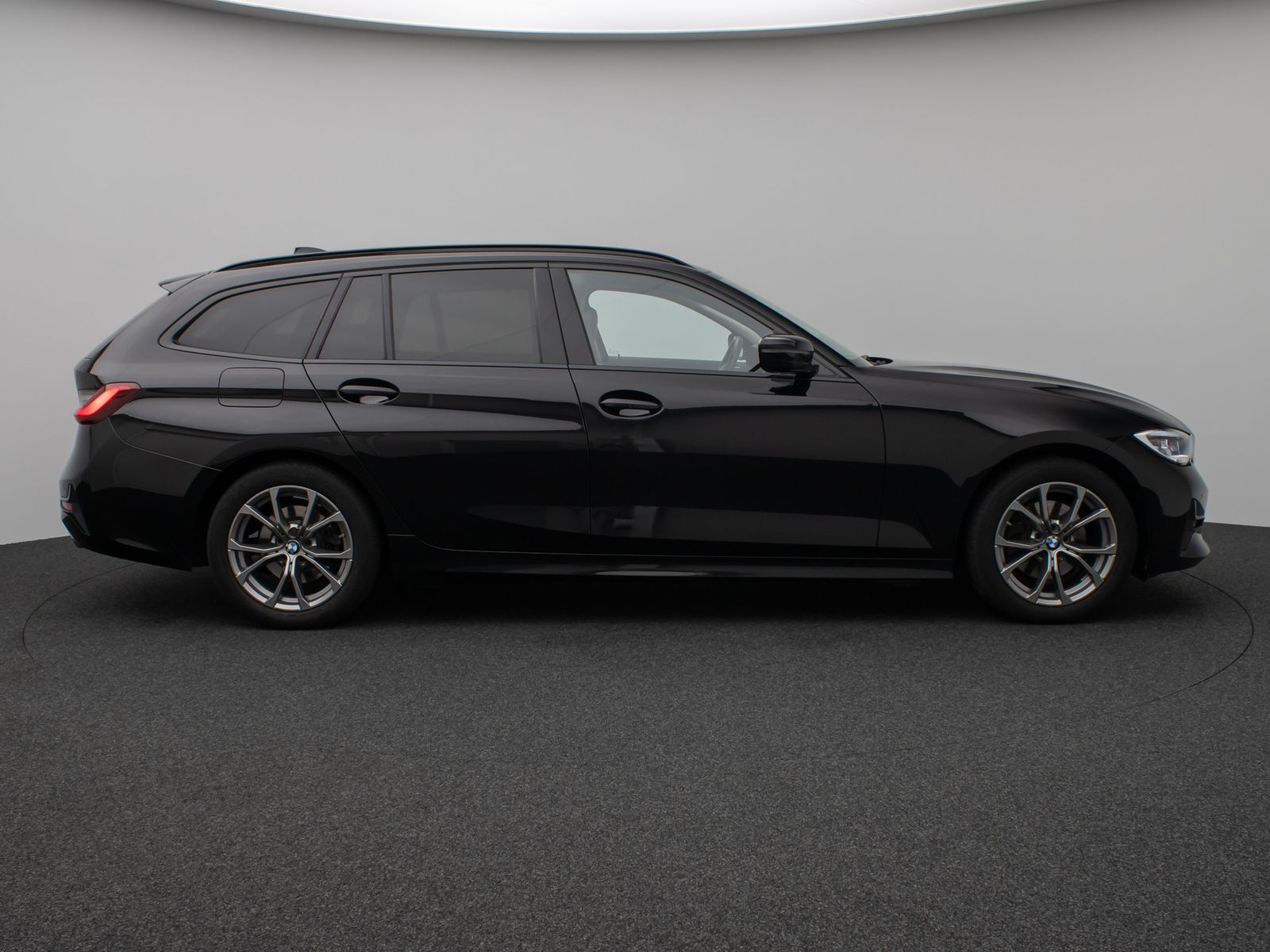 Fahrzeugabbildung BMW 320d Sport Line DAB Laser HUD Cockpit+ Komfort