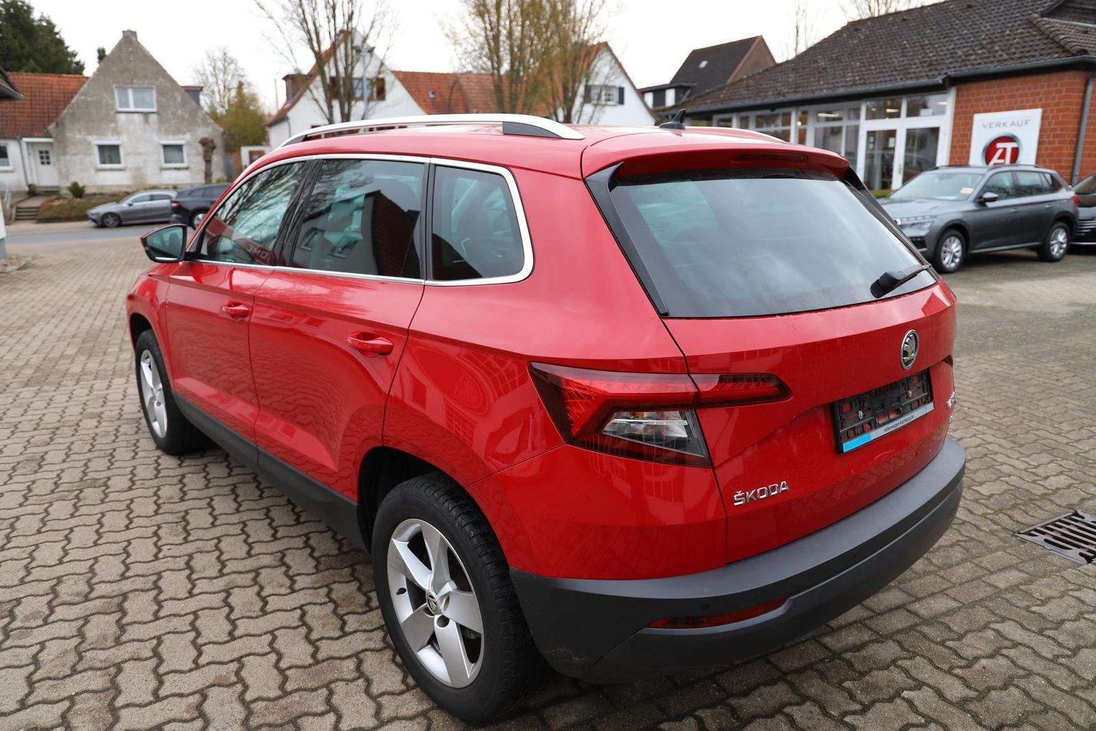 Skoda Karoq 2.0l TDI 150PS 4x4 STYLE AHK/Navi/el. H...