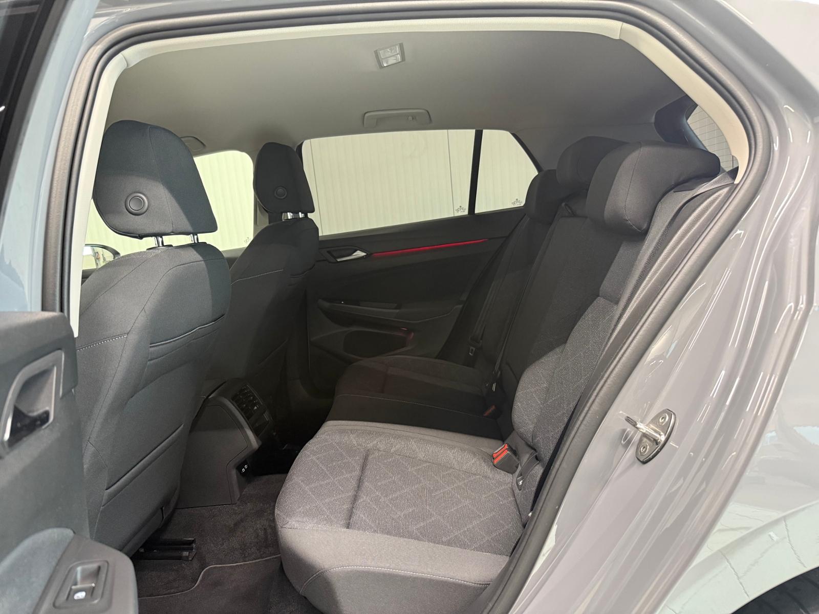 Volkswagen Golf VIII Life 1.5 TSI ACC NAVI LED SHZ, миниатюра 24