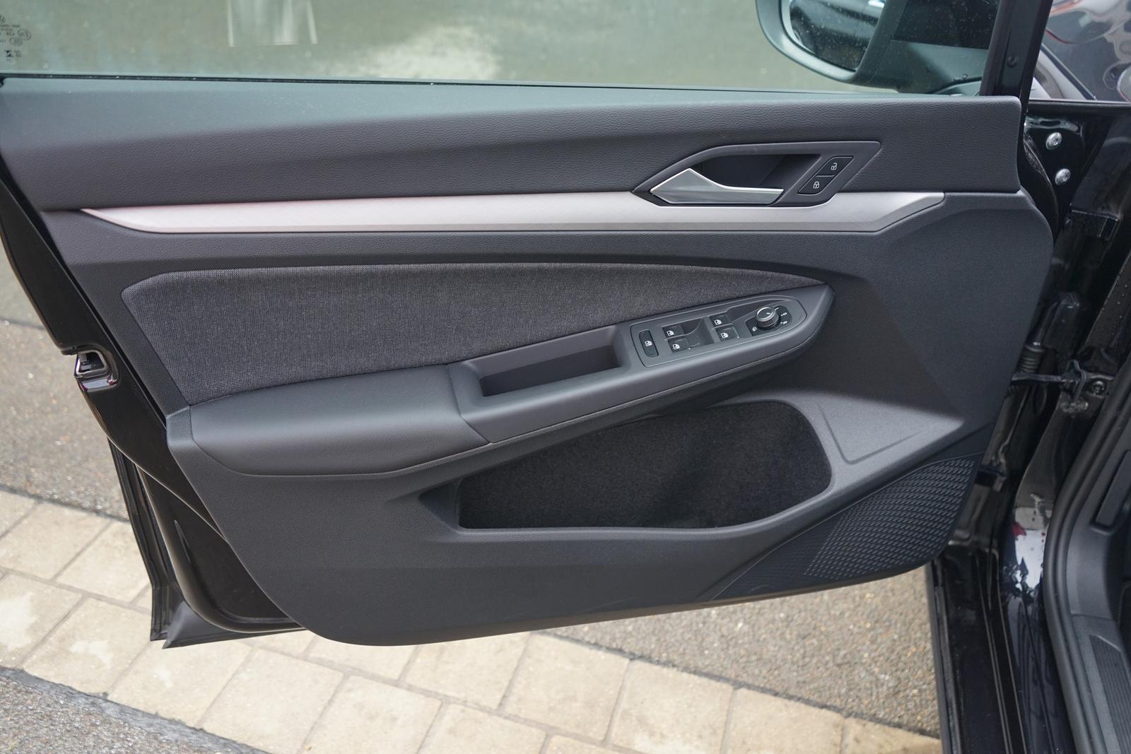 Volkswagen Golf VIII Variant 1.5 eTSI DSG LED Navi ACC PDC, миниатюра 20