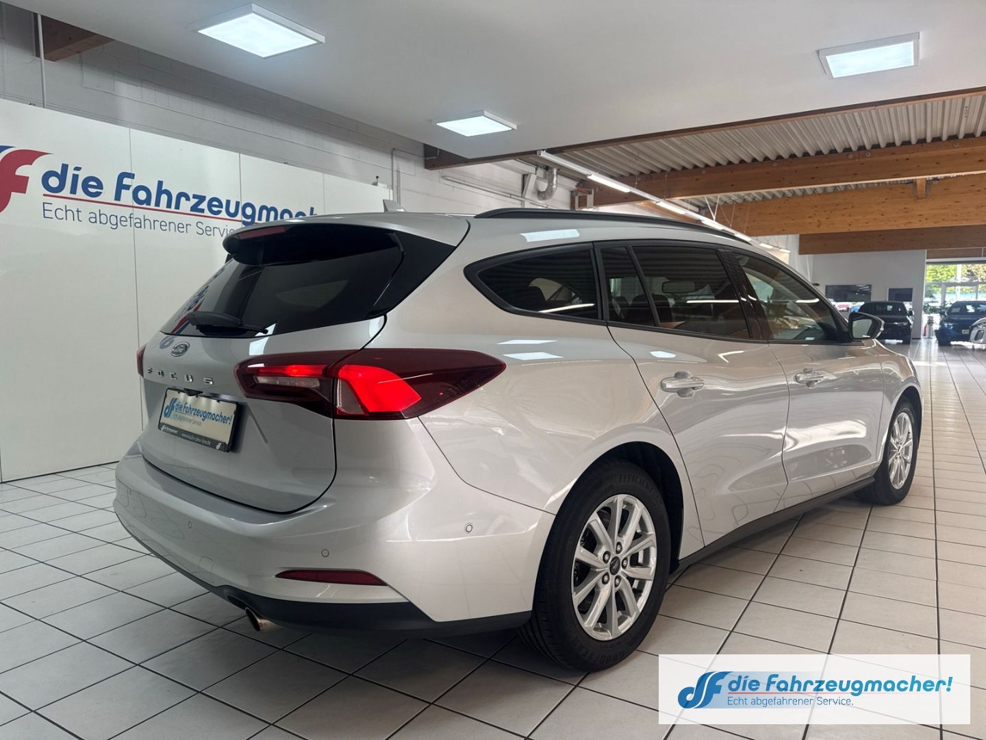 Fahrzeugabbildung Ford Focus Turnier Cool & Connect Navi LED Apple CarP