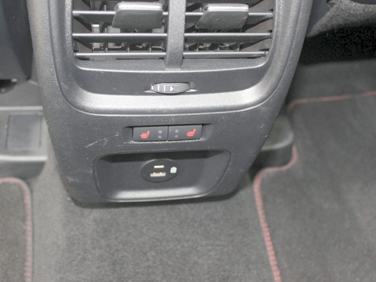 Fahrzeugabbildung Ford Kuga Plug-In Hybrid ST-Line X 2,5 Duratec