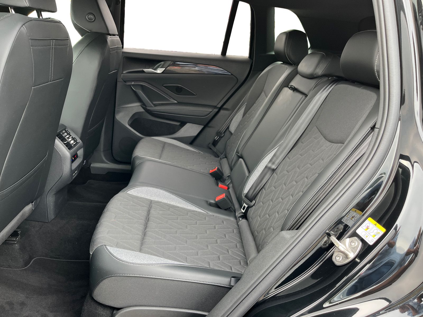 Volkswagen Tiguan 1.5eTSI DSG Goal HD-Matrix 360 eHeck Navi foto 13