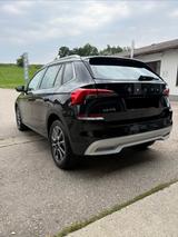 Skoda Kamiq 1.0 TSI DSG 81kW Scoutline  - Skoda Kamiq von privat