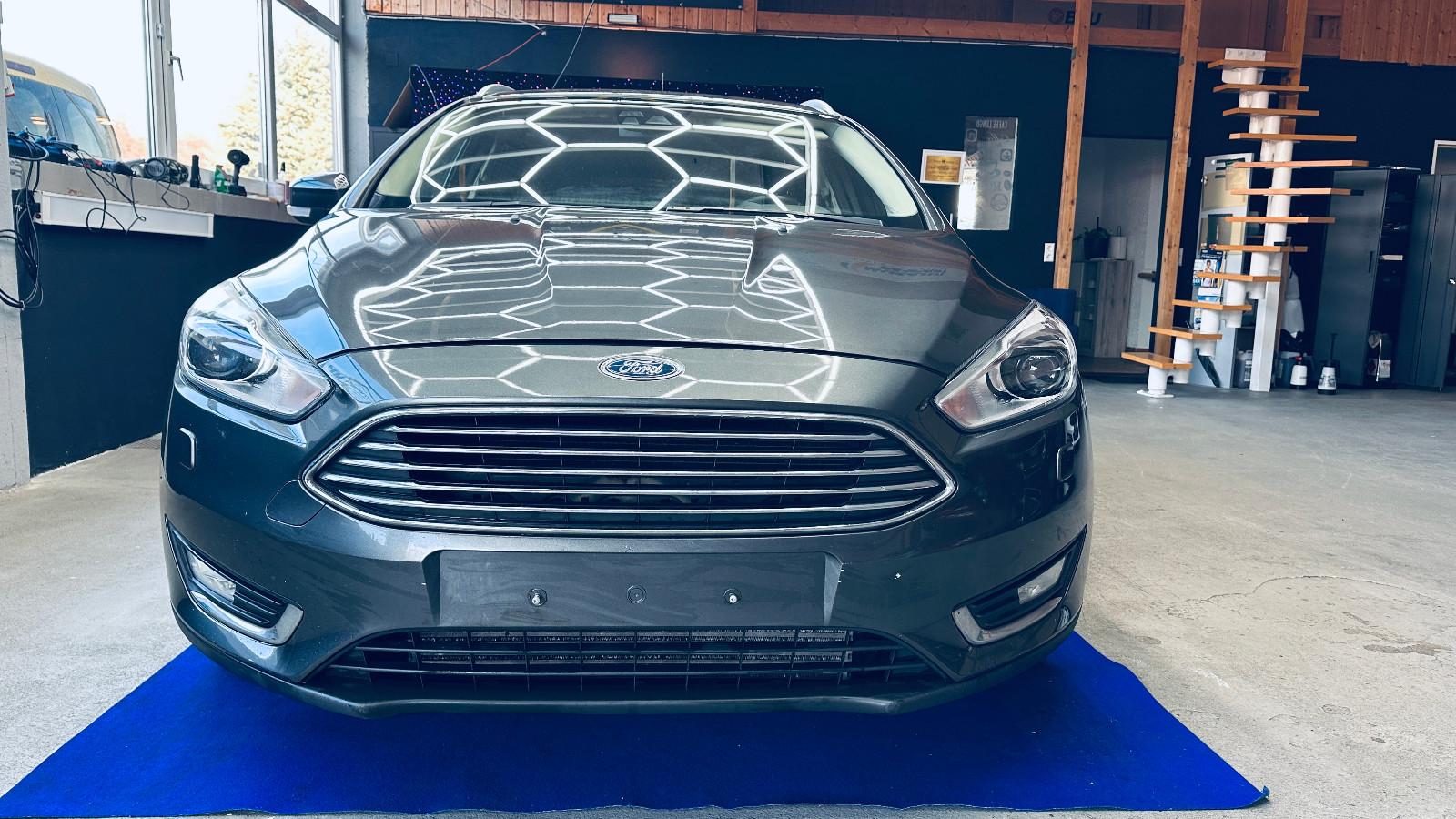 Ford Focus 2.0 TDCI Turnier Titanium Automatik