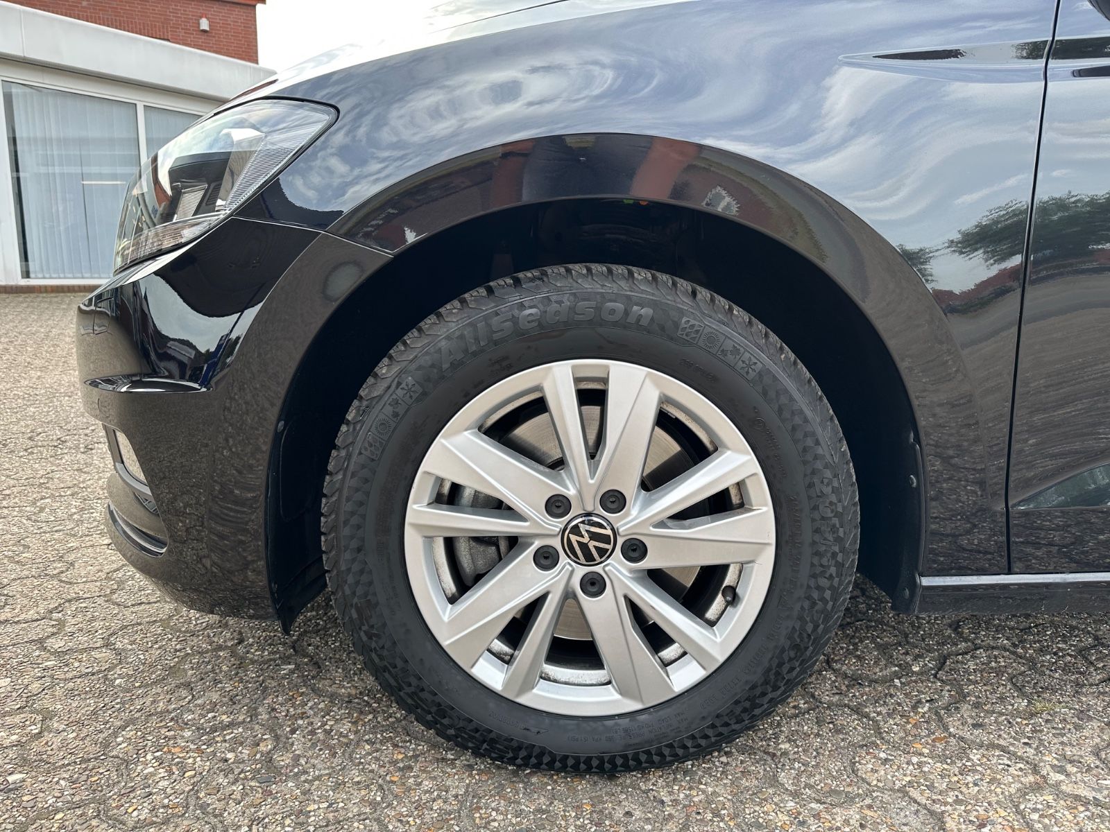 Fahrzeugabbildung Volkswagen Touran 2.0 TDI Highline DSG ACC/LED/Navi
