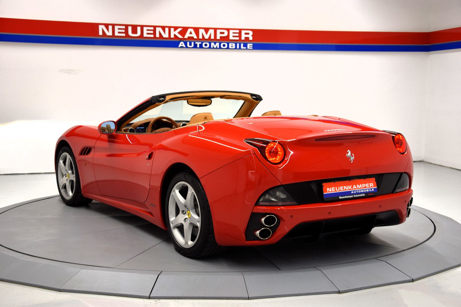 Fahrzeugabbildung Ferrari California 4.3 V8 Leder beige Navi Xenon PDC 2.H