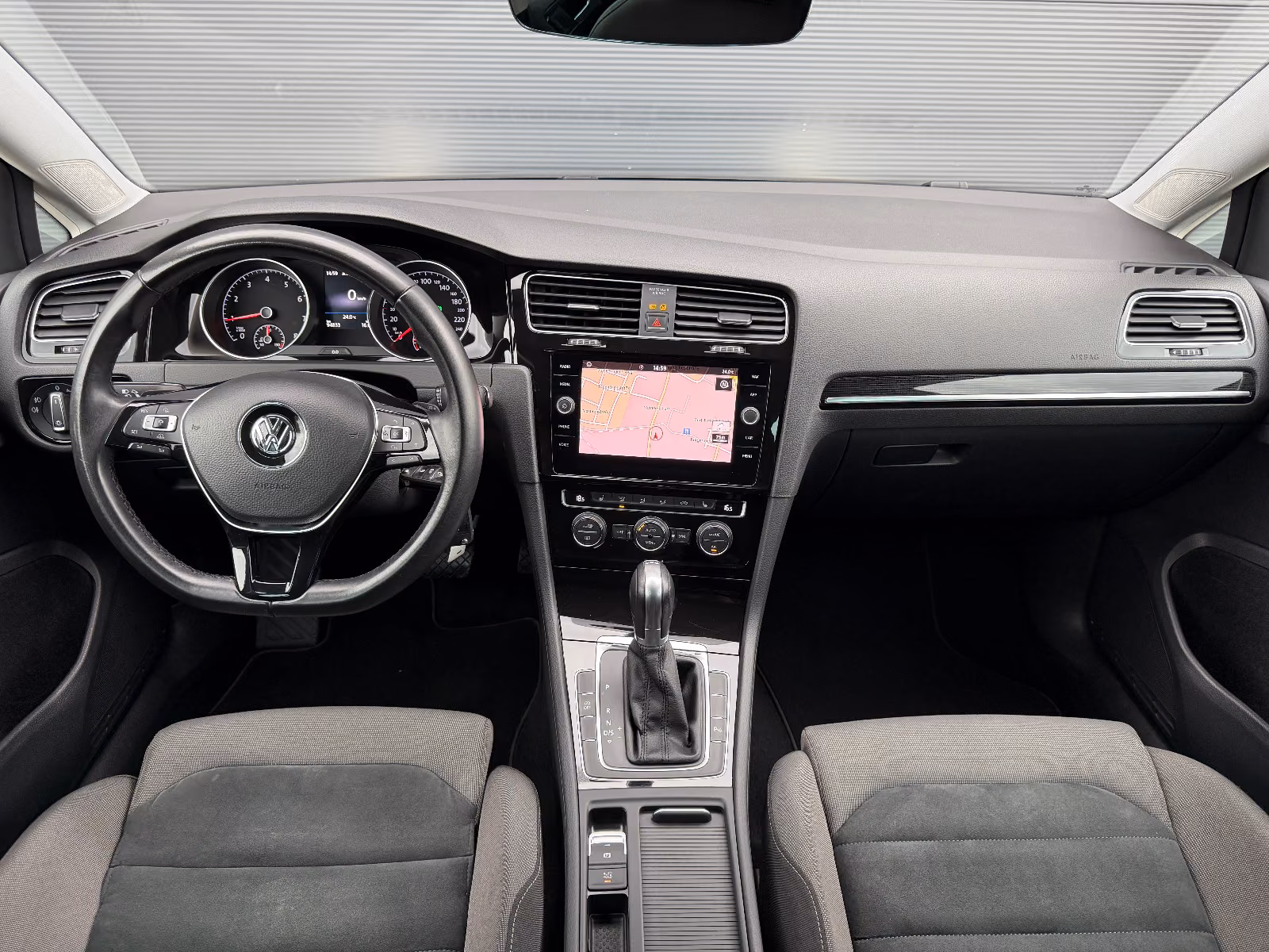 Volkswagen Golf Var. Highline*DSG*ErgoActive*LED*Navi*ACC*