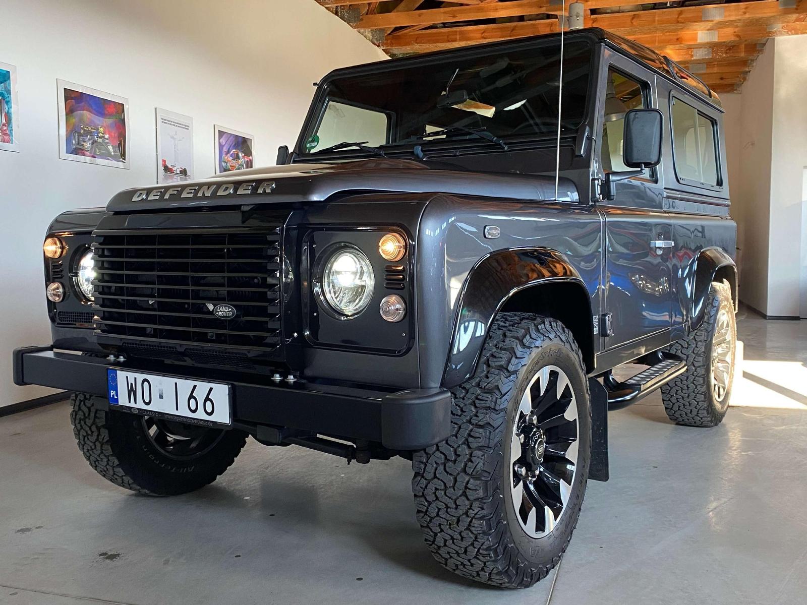 Land Rover Defender 90 Works V8 70th Edition 405 PS 5.0 V8 