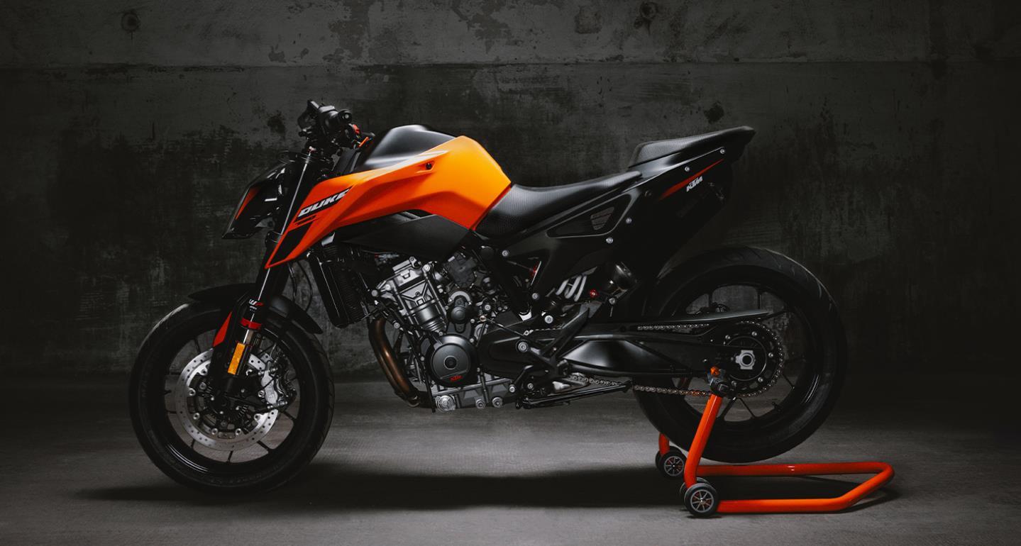 KTM ° 790 DUKE L BLACK 2024 THE SCALPEL 48 Monate G.